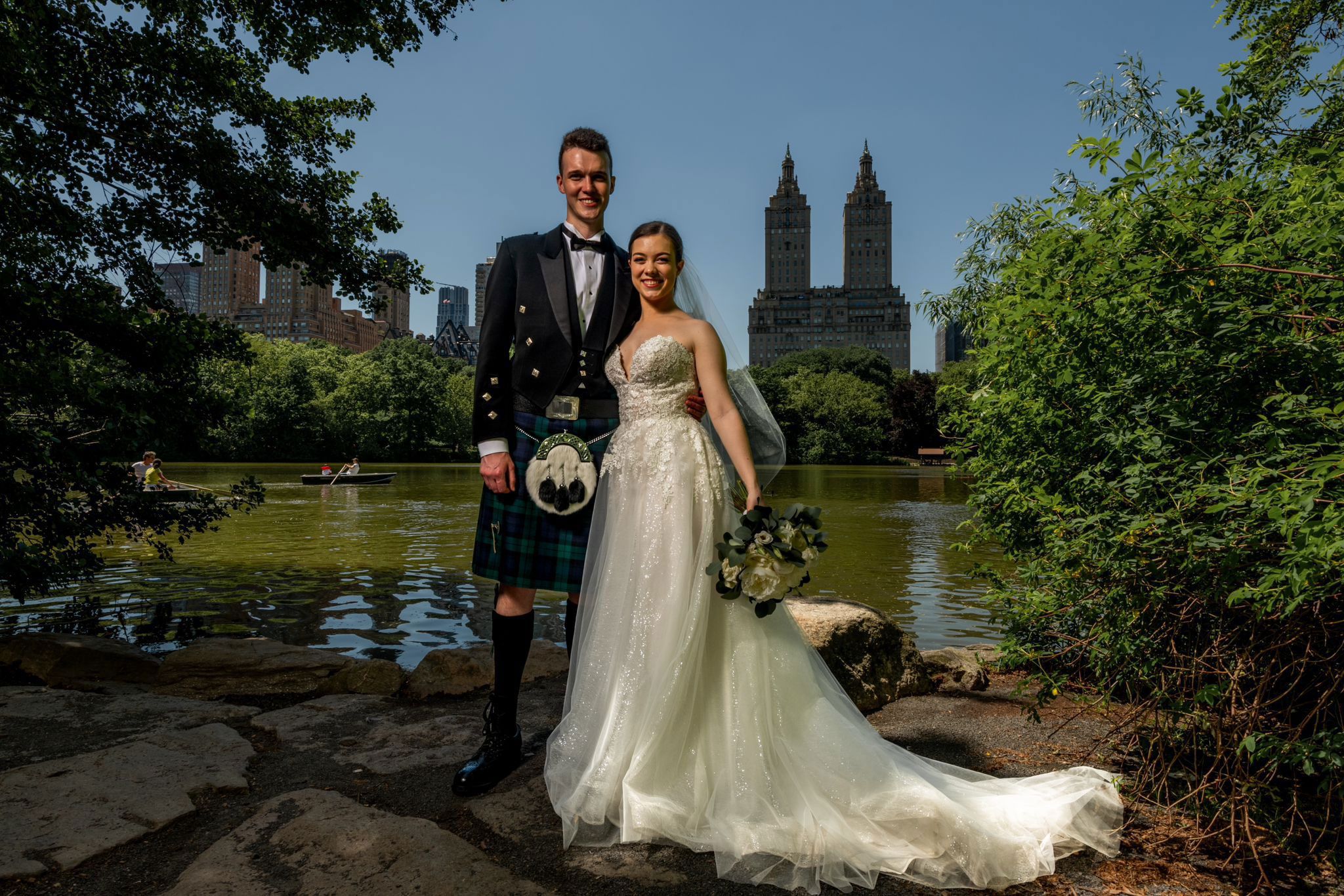 Larissa Godin und Ewan Halliday haben geheiratet!